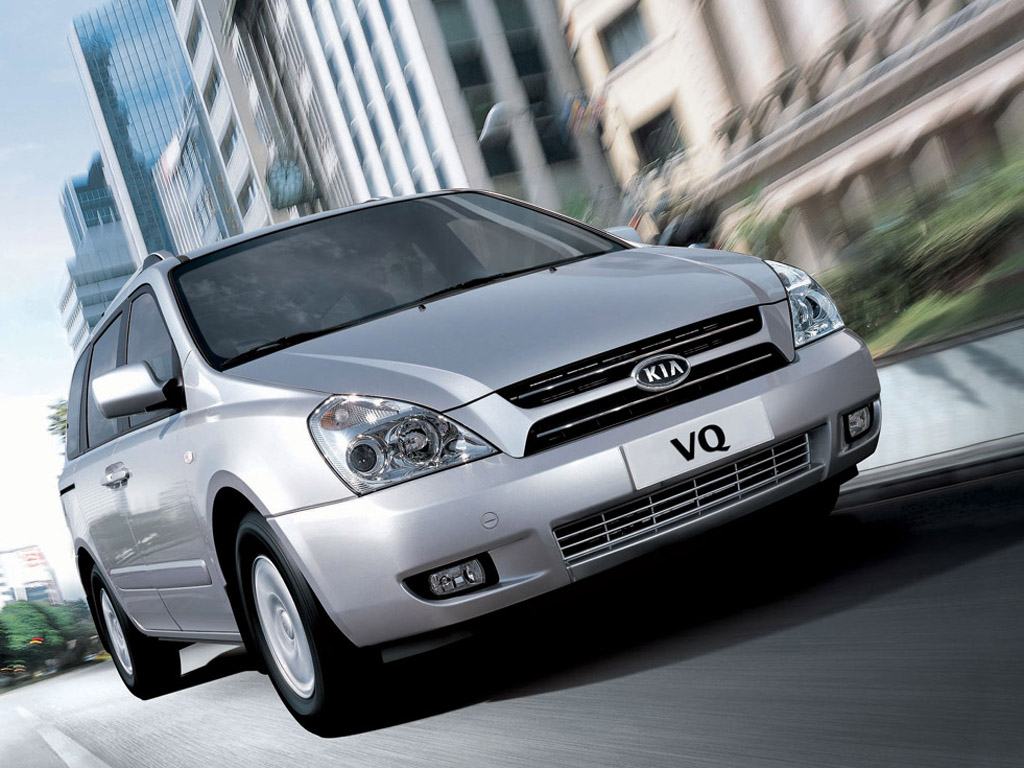 起亚vq银色威客右前45度