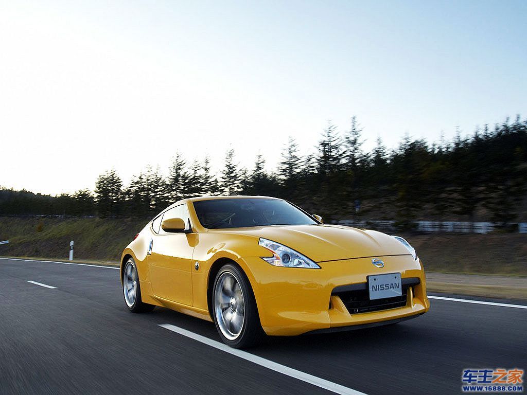 黄色 日产370z