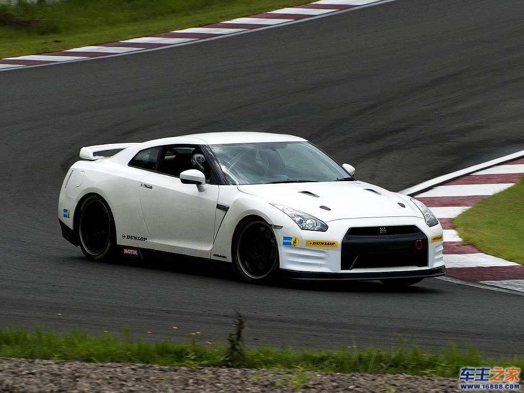 日产GT-R 日产GT-R