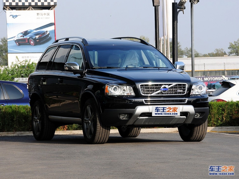 沃尔沃XC90右前45