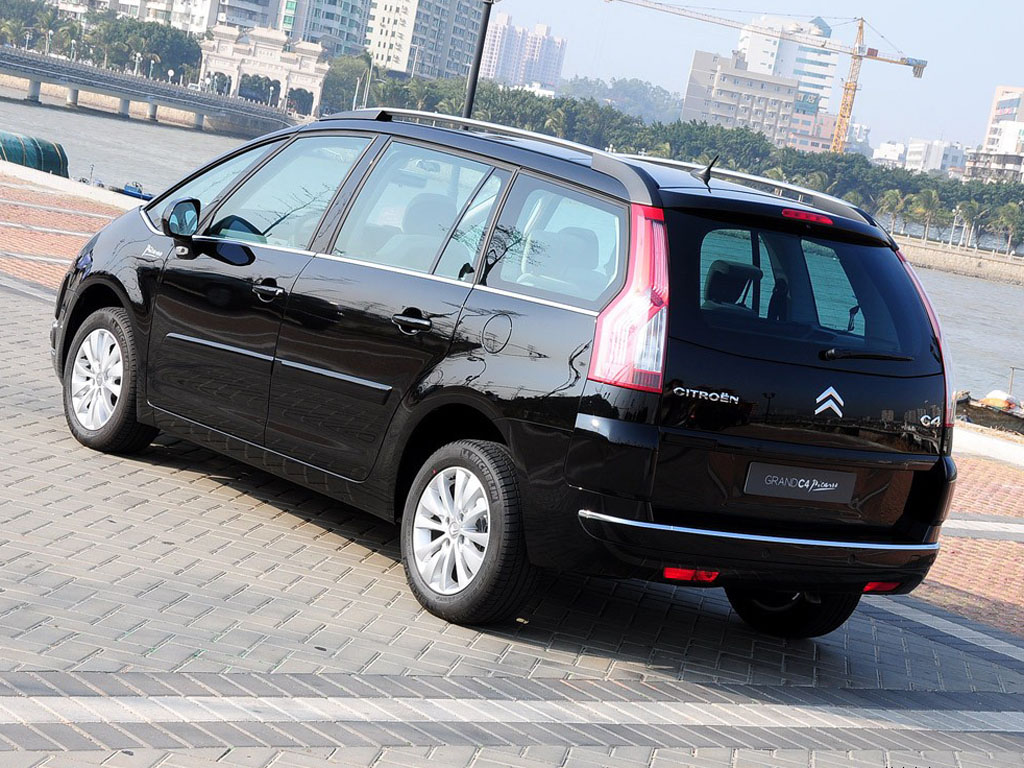 大c4毕加索车后45度