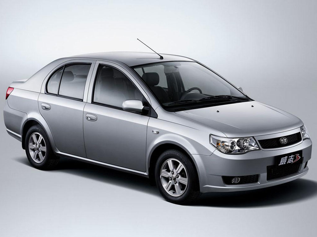 银色威志车前正视