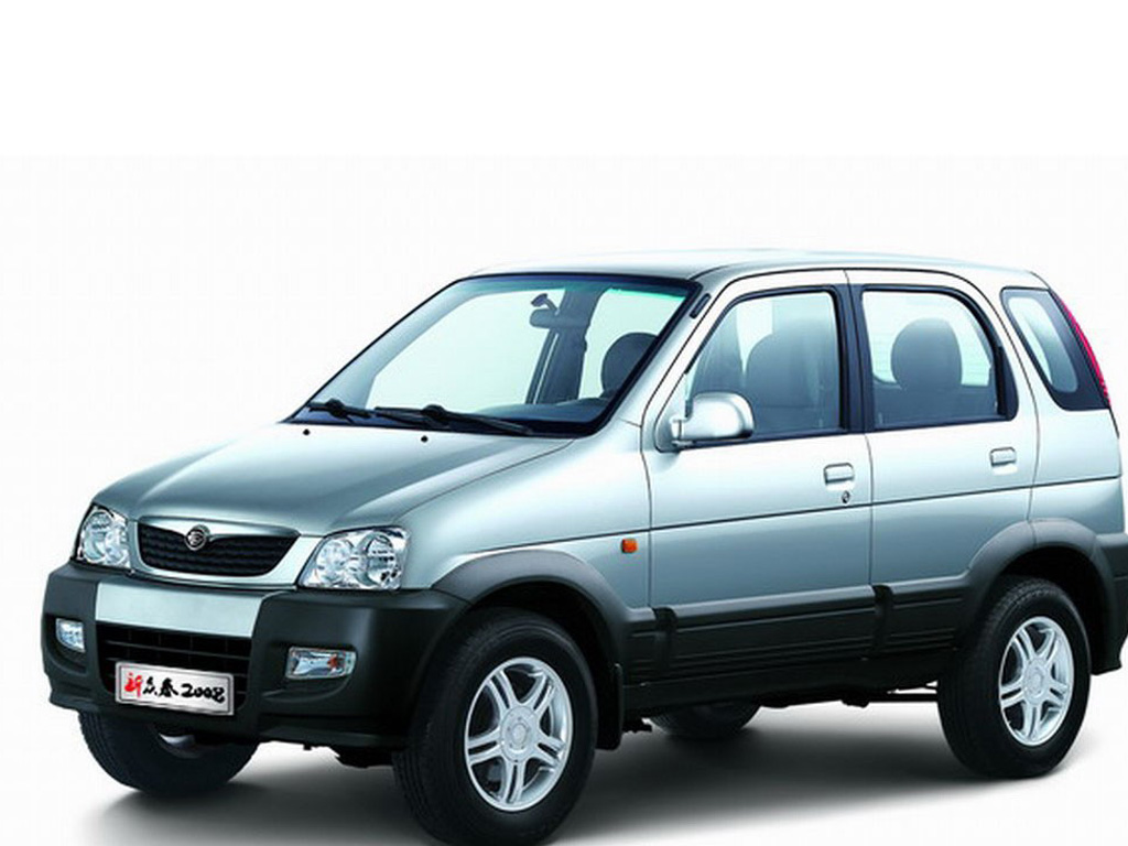 银色众泰2008左前方